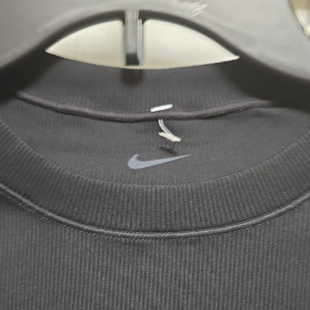 Nike Black Ribbed Tee - Picture 2 of 3